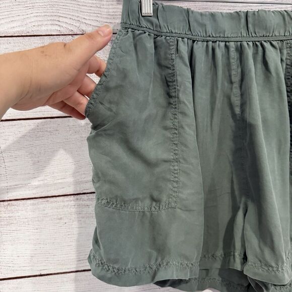 Unsubscribed Silk Paperbag Waist Shorts Green Pull On Relaxed Fit Pocketed - Picture 4 of 6